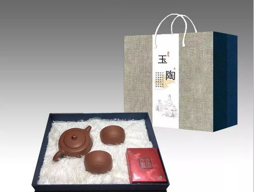 金狗旺財迎新春 《中國剪報》金狗賀歲文創禮盒，讓文藝創作年味十足